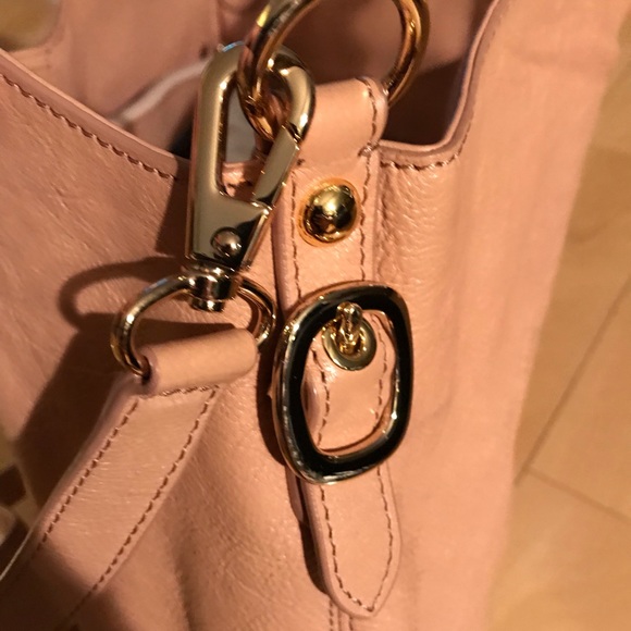 Genuine Michael Kors hand/shoulder bag - Picture 4 of 7